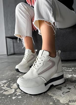 Кросівки на високій підошві