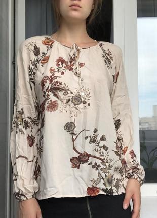 Блуза ніжна вінтажна з квітками stradivarius класична з бірками4 фото