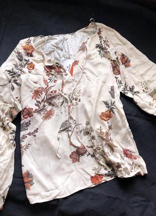 Блуза ніжна вінтажна з квітками stradivarius класична з бірками5 фото