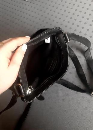Кожаная красивая черная сумка на длинном ремешке фирмы ashwood4 фото