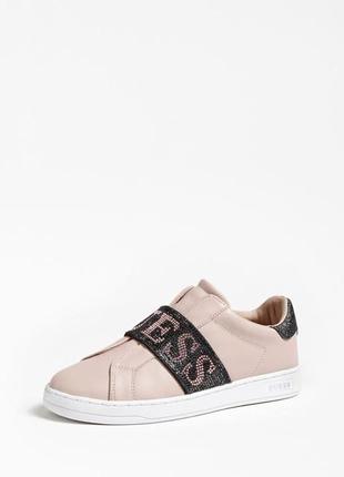 Оригинальные мокасины женские от бренда guess