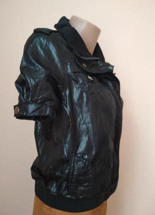 Стильная куртка без рукавов размер 42/44.6 фото