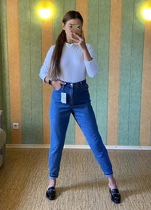 Джинсы mom denim co
