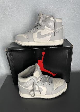 Кросівки жіночі зимові сірі jordan 1 high white