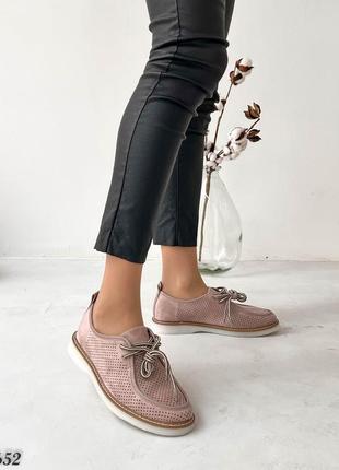 Пудра розовые женские туфли на шнуровке мокасины с сквозной перфорацией8 фото