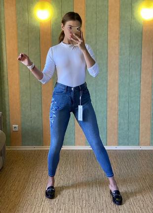 Крутые джинсы с вышивкой girlfriend2 фото