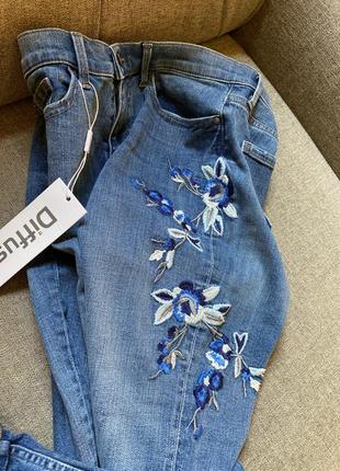 Крутые джинсы с вышивкой girlfriend8 фото