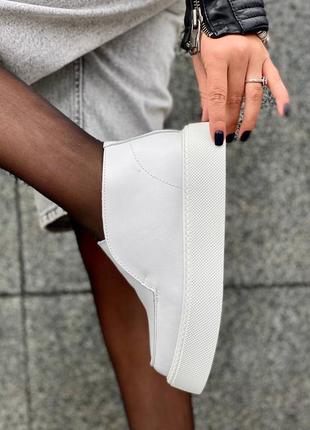 Білі жіночі демісезонні високі лофери снікерси черевики ботинки на високій підошві потовщеній з натуральної шкіри5 фото