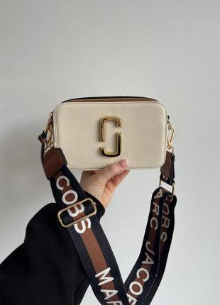 Женская сумка marc jacobs бежевая с коричневым