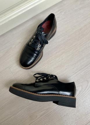 Черные лаковые туфли оксфорды женские в размере 37 geox1 фото