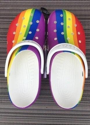 Крокс класік клог веселка crocs rainbow graphic classic stripe clog7 фото