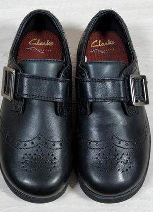 Шкіряні дитячі туфлі броги на пряжці clarks оригінал, розмір 27.5