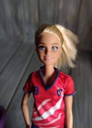 Кукла барби футболист в красной форме barbie soccer doll3 фото