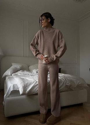 Костюм в рубчик