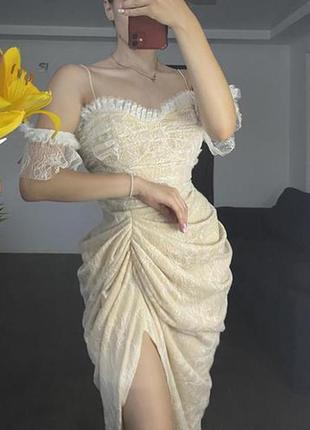 Распродажа платье prettylittlething ажурное кружевное asos с драпировкой3 фото