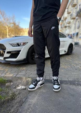 Мужские брюки из плащевки спортивные мужественные спортивные брюки nike sportswear pant cf woven core track