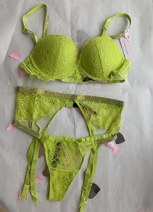 Бюстгальтер victoria's secret пуш ап с камушками shine chain strap lace push-up bra