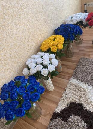 Троянди латексні білі, жовті, сині і шампань , червоні5 фото