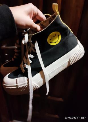 Кеды 38 39 р с смайликом