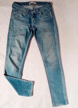 Джинсы голубые levis