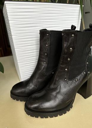 Ботильоны кожаные minelli