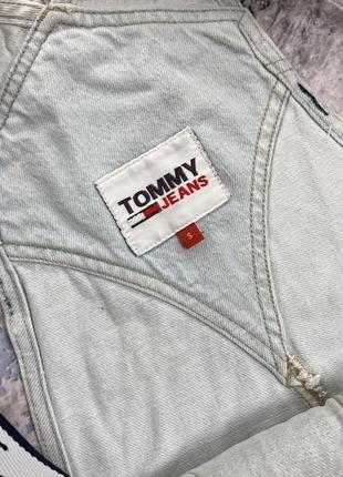 Tommy hilfiger jeans комбінезон з світлого деніму розмір s2 фото