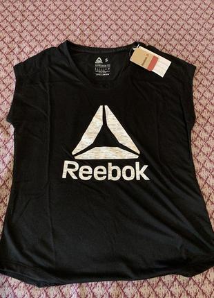 Легкая майка reebok с логотипом. оригинал5 фото