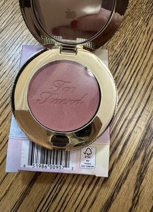 Румяна для лица too faced, оттенок velvet cruch