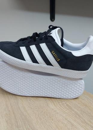 Кросівки кроссовки adidas gazelle bb25025 фото