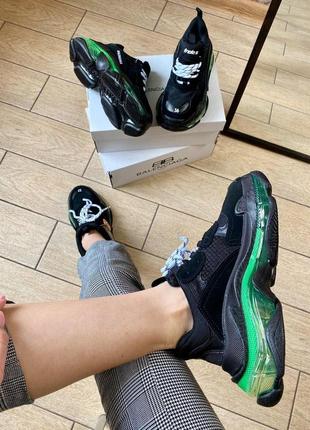 Жіночі кросівки balenciaga triple s clear sole black & neon green7 фото