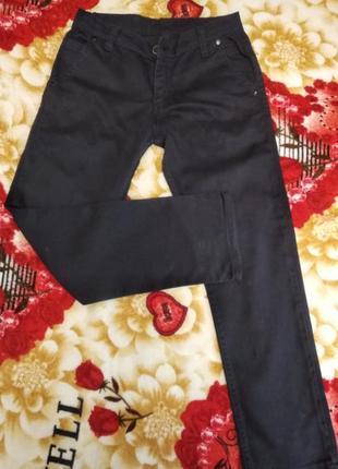 Шкільні штани на 10 років. стан хороший.