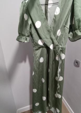 Сукня зелена в горошок на запах атласна2 фото