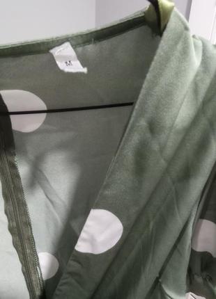 Сукня зелена в горошок на запах атласна4 фото