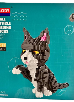 Конструктор кот с поднятой лапкой 1300 деталей