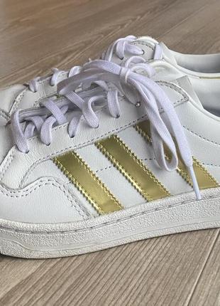 Кросівки adidas1 фото