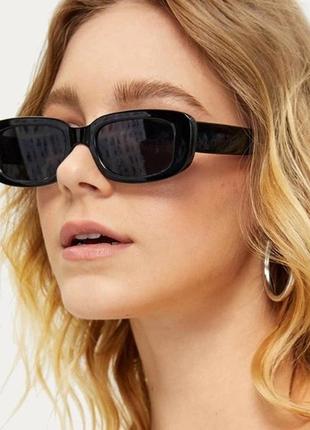Стильні сонцезахисні окуляри!