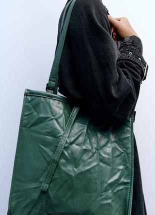 Zara жатая сумка-шоппер в рокерском стиле