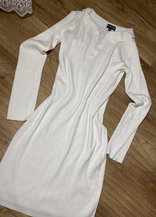 Ідеальне біле плаття