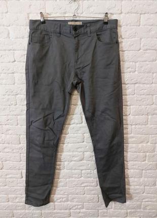 Фирменные стрейчевые джинсы 32р.