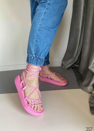 Босоніжки сандалі на зав'язках чорні жіночі2 фото