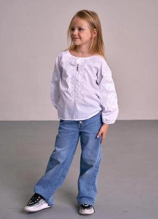 Вишиванка для дівчинки "фіалка" біла