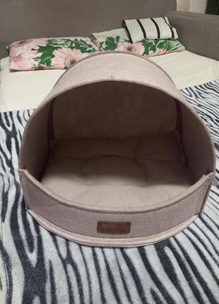 Складний будиночок для домашніх тварин.