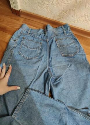 Широкие голубые джинсы3 фото
