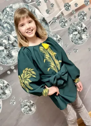Вышиванка на девочку "зелено-золотые колосики"3 фото