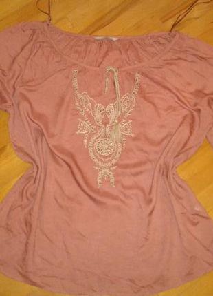 Новенька актуальна блузочка-віскоза з акуратною вишивкою від george 44 (16) розм.