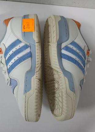 Кросівки adidas handball spezial shoes light blue m18444

оригінал3 фото