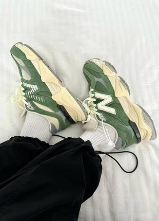 Жіночі кросівки new balance 9060 green suede нью беланс зеленого кольору5 фото