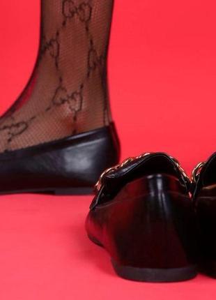 Женские туфли люферы модные с золотой цепочкой в чёрном цвете kamengsi3 фото