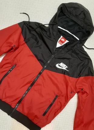 Куртка ветровка nike windrunner с водоотталкивающим покрытием р. 44-46 (s)