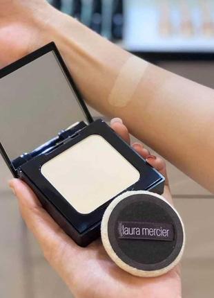 Компактна пудра laura mercier
translucent pressed setting powder.9 фото